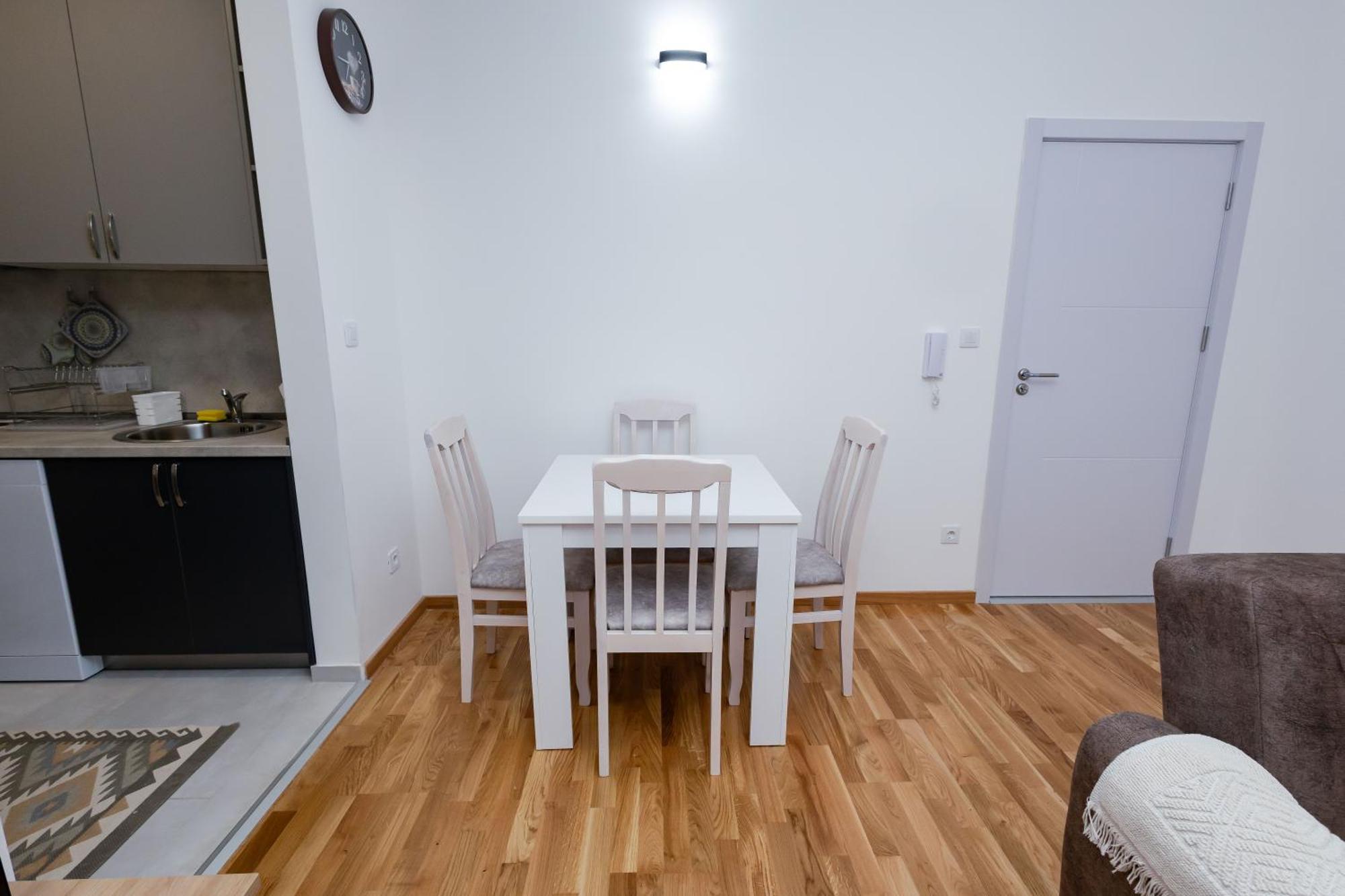 Elegant Escape Podgorica Apartment Luaran gambar