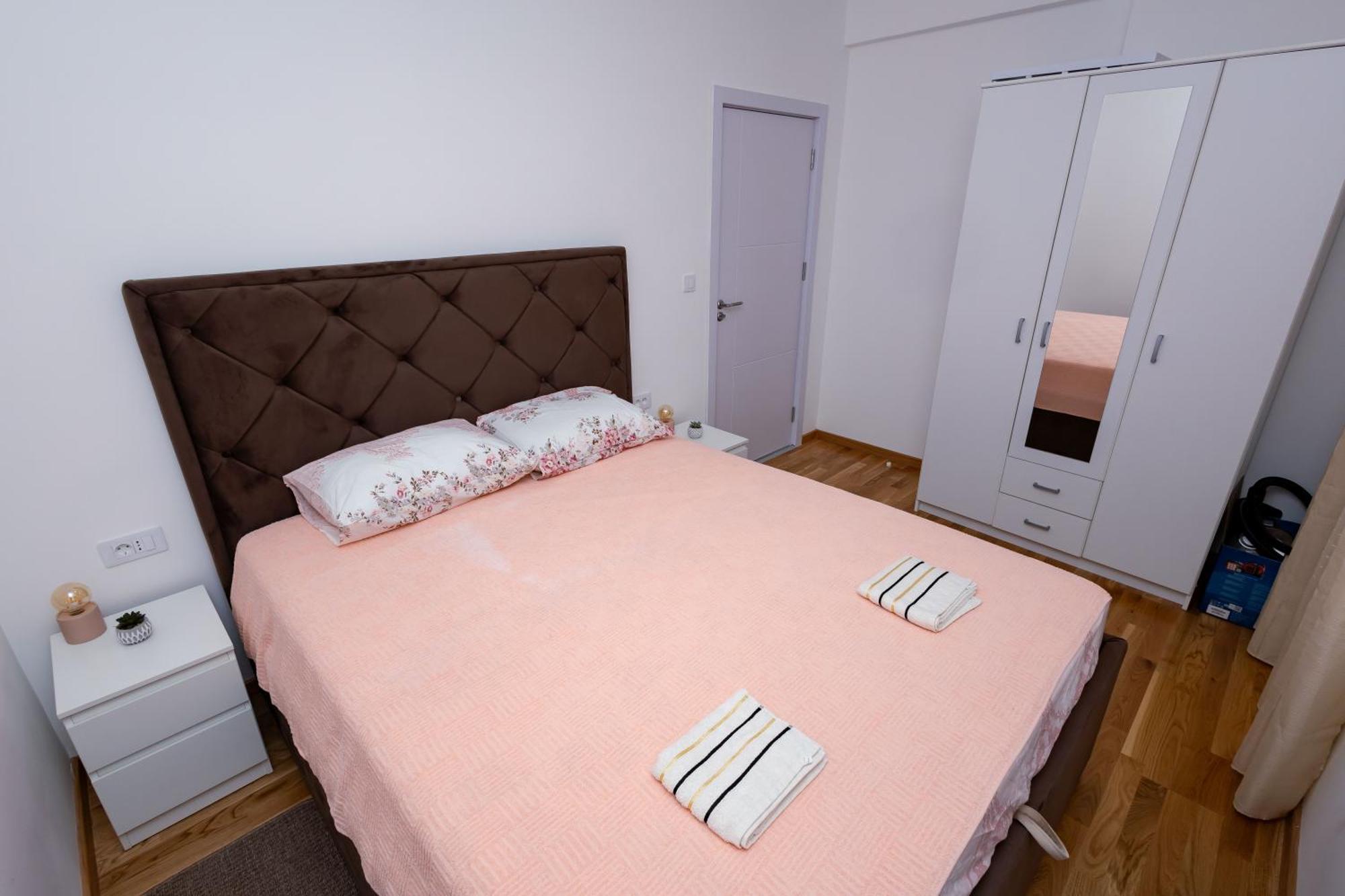 Elegant Escape Podgorica Apartment Luaran gambar