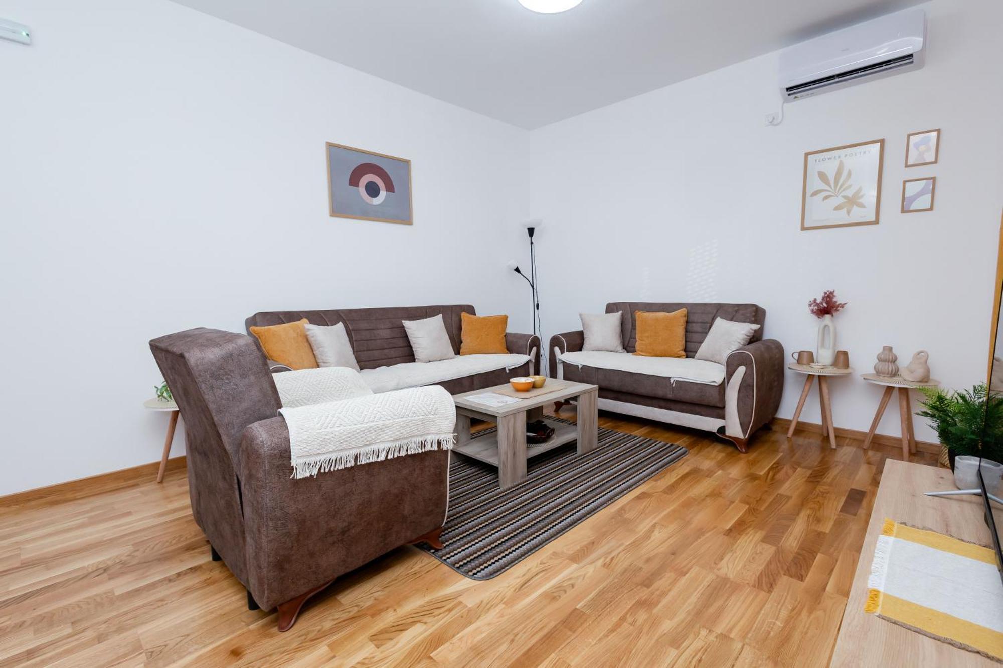 Elegant Escape Podgorica Apartment Luaran gambar